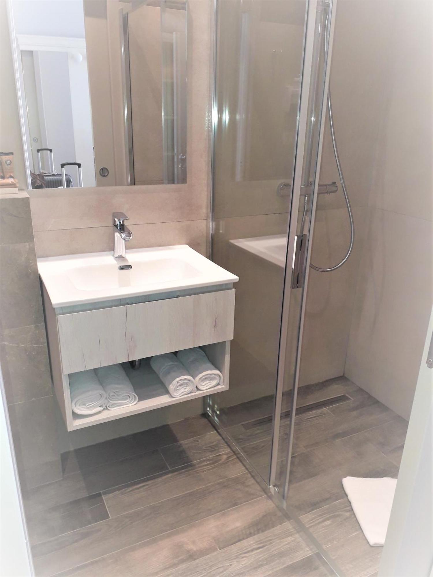 Deluxe Double or Twin Room Garden View